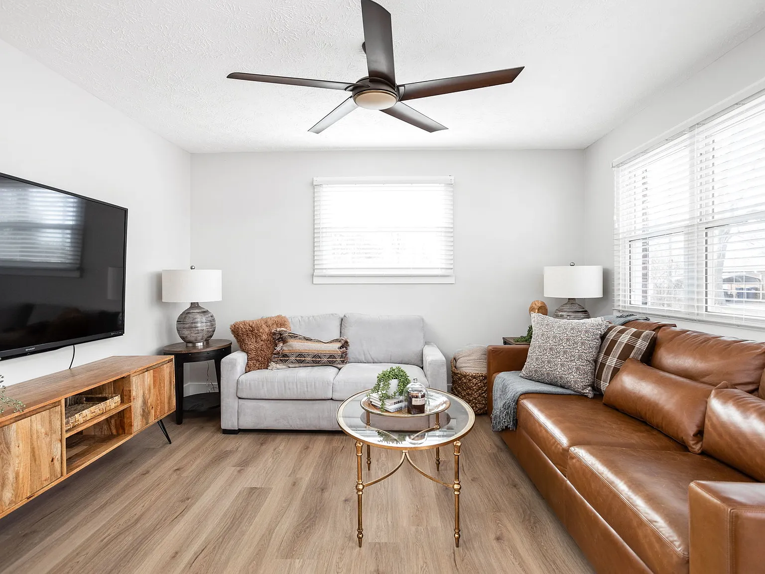3 bed, 1000 sqft, $2,700 — Photo 2