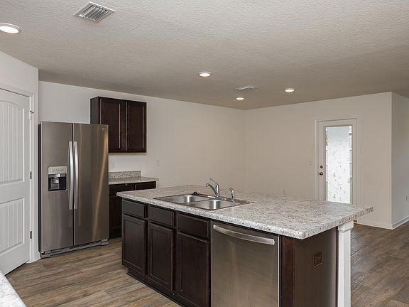 5th image of 5858 Blackhorse Cir