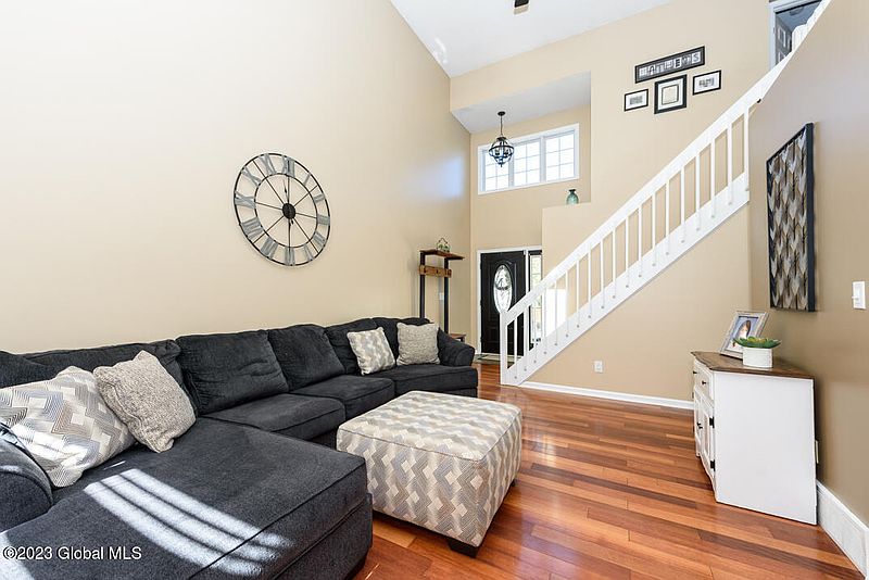 4th image of 1034 Sterling Ridge Drive