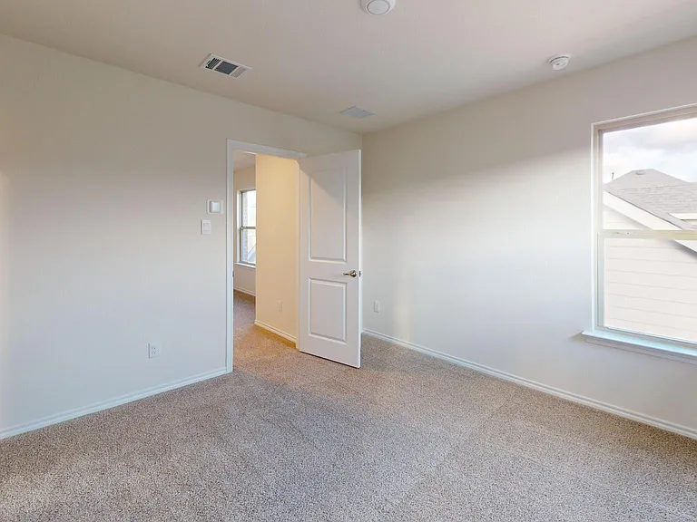 3941 Oak Creek Cir — Photo 17