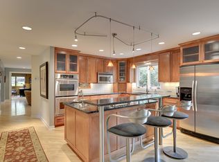 6466 Westchester Cir, Golden Valley, MN 55427