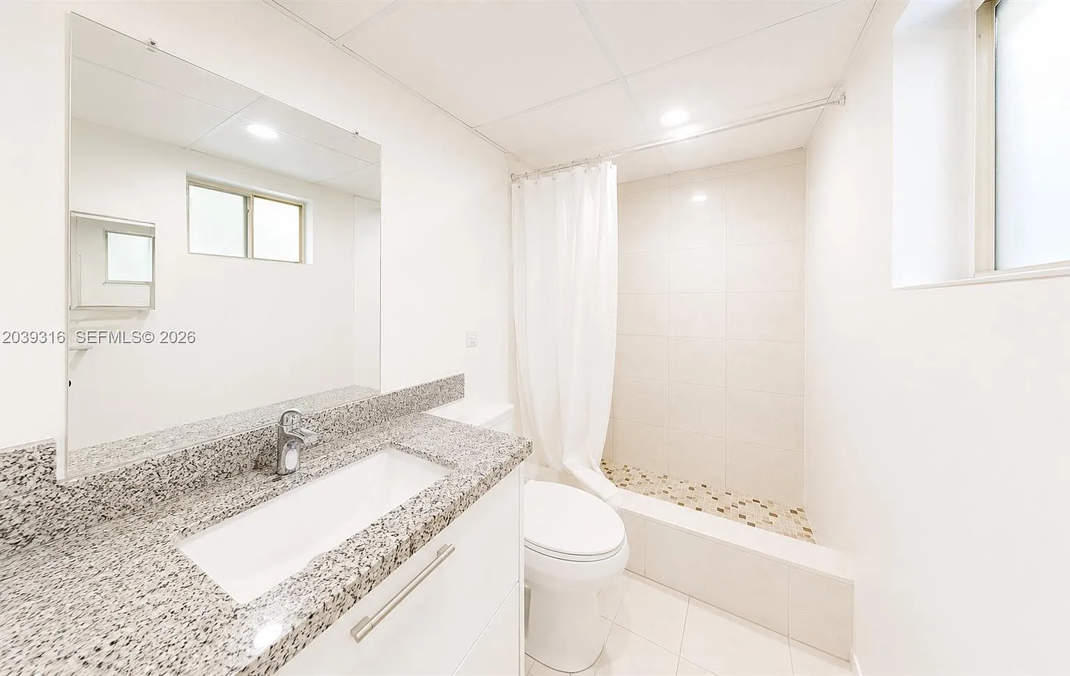 3 bed, 1040 sqft, $2,600 — Photo 1