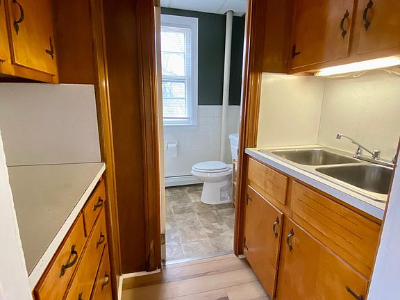 3rd image of 744 High St Unit 1
