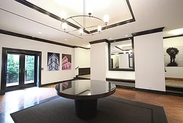 Rented by R New York