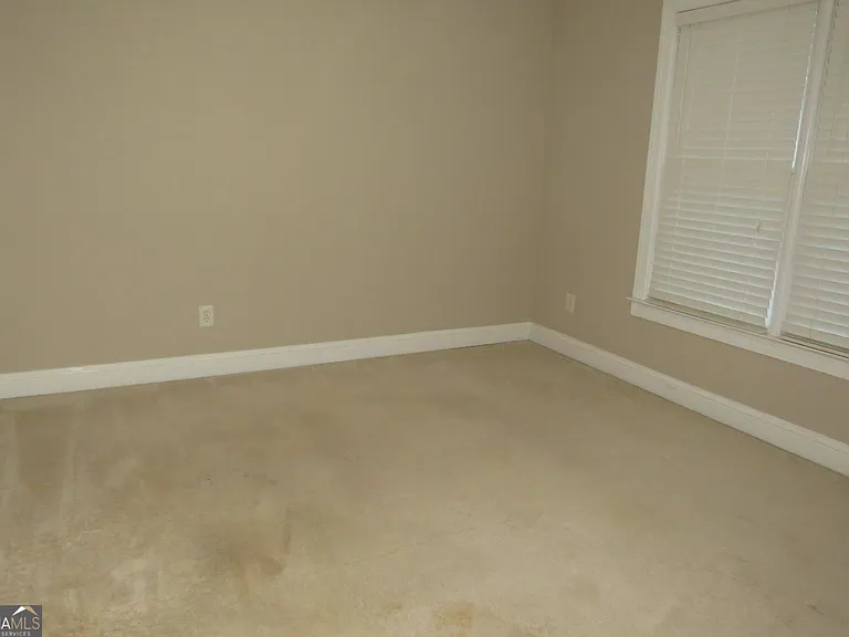 2205 Crescent Walk — Photo 32