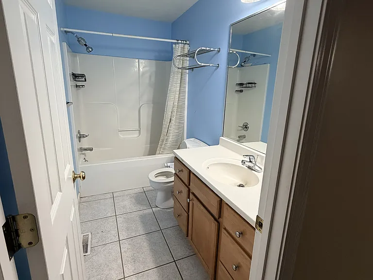 2817 Gill St — Photo 15