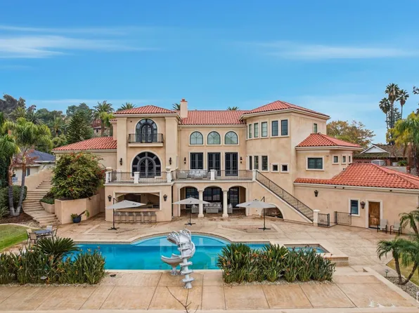 4275 Country Club Dr, Bakersfield, CA 93306