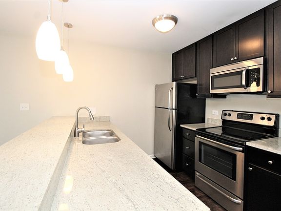 4th image of 1717 N Dayton St APT 103