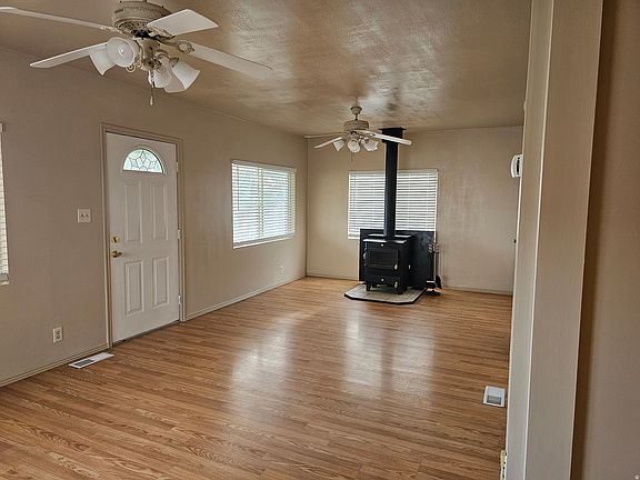 5th image of 675 Edgehill Dr