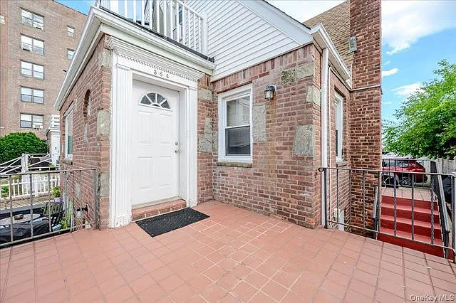 364 E Broadway #MIDDLE