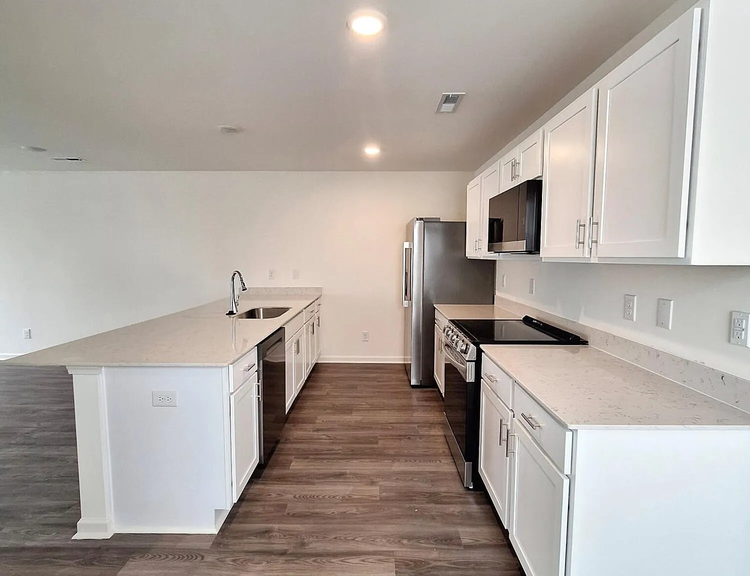 3 bed, 2.5 bath, $1,775 — Photo 3