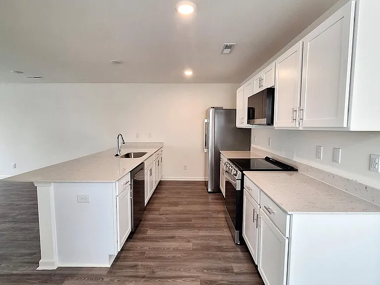 2425 Brookville Dr #A — Photo 3