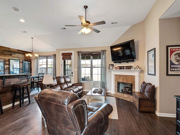 4th image of 185 Dogwood Springs Dr
