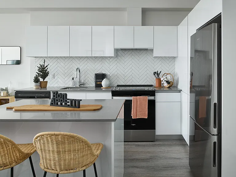 3554 Ryder Hesjedal Way — Photo 8