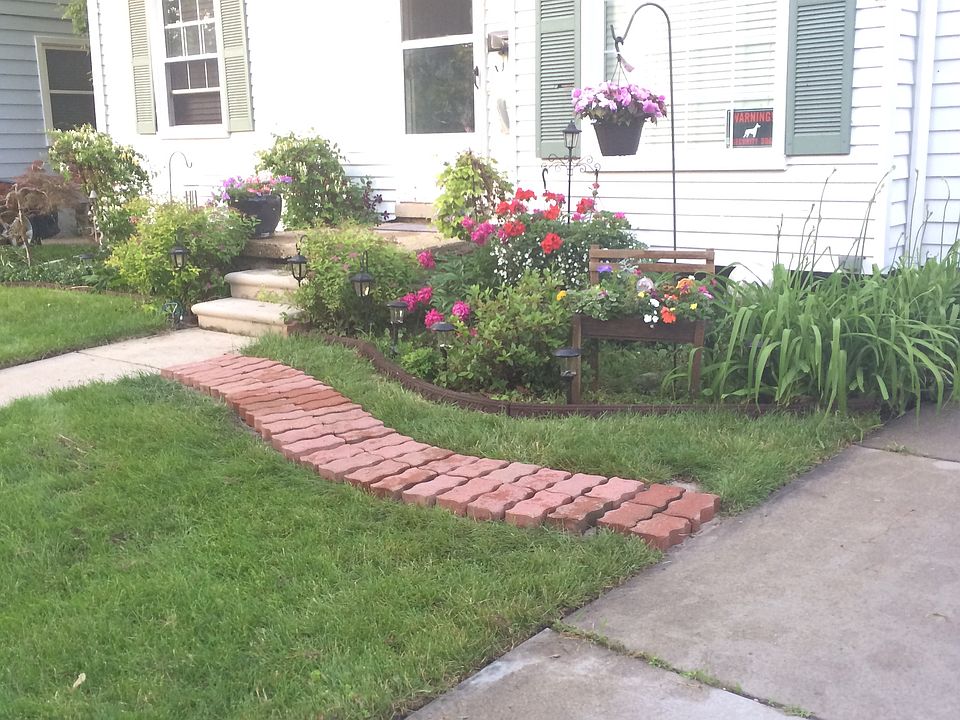 2nd image of 15872 Lexington St