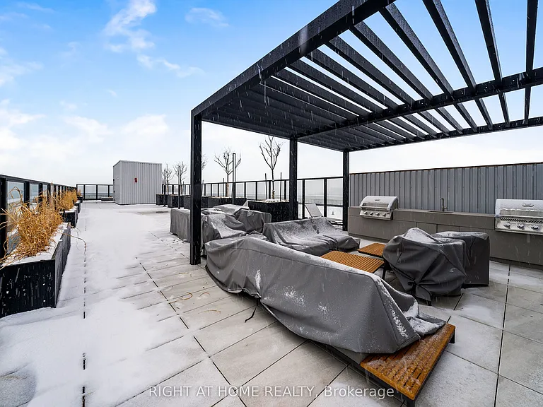2720 Dundas St W #520 — Photo 20