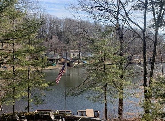 5th image of 92 N Shore Dr