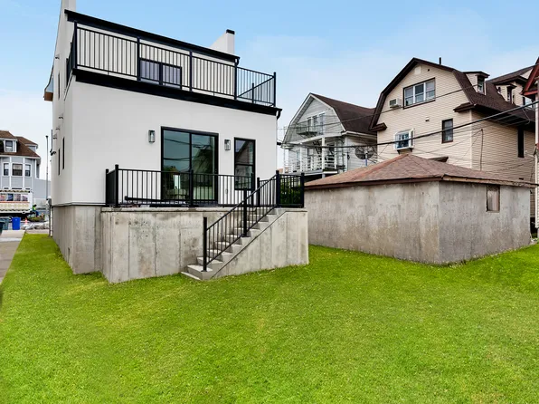 3749 Neptune Avenue image 12 of 13