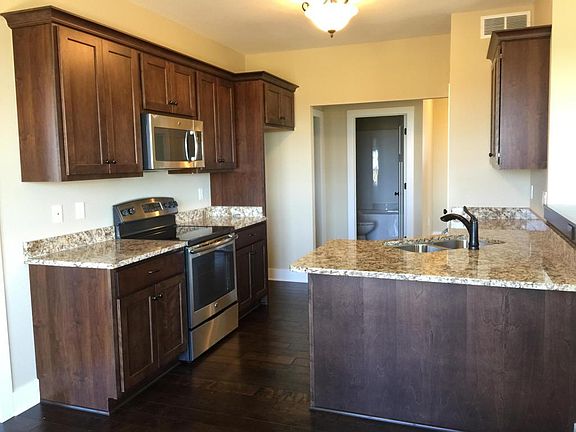 2nd image of 405 Ashby Cir
