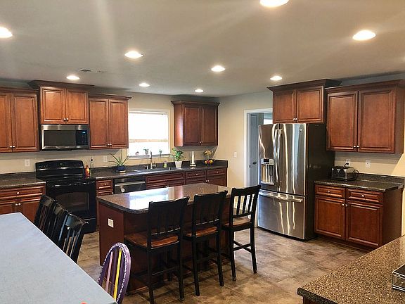 4th image of 16299 Walker Farm Ln