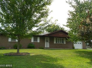 2410 Rogers Dr, Greencastle, PA 17225