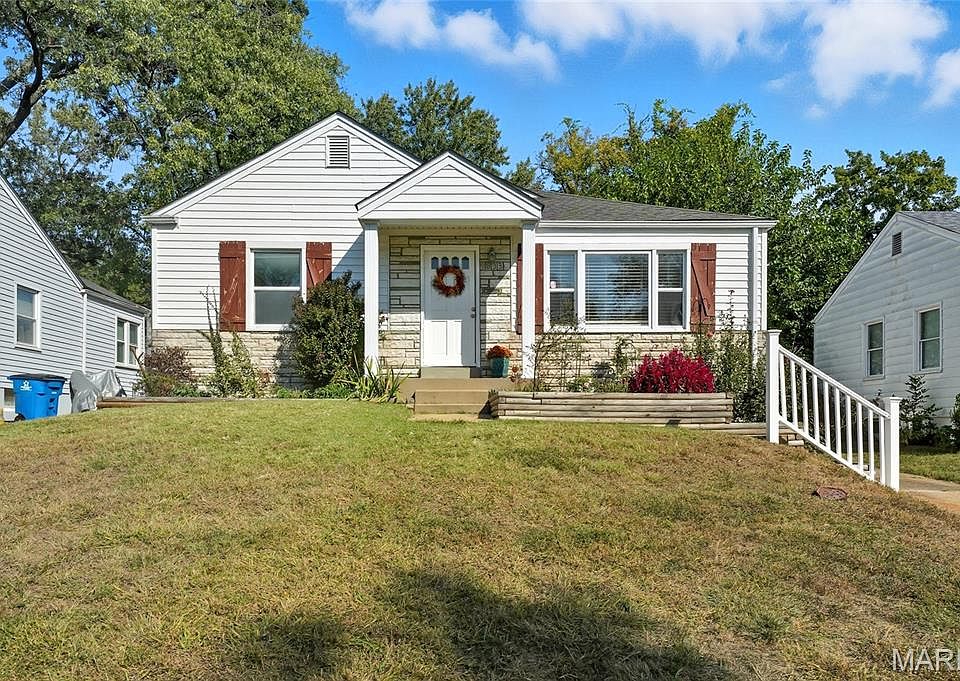 1st image of 9833 Eastbrook Dr
