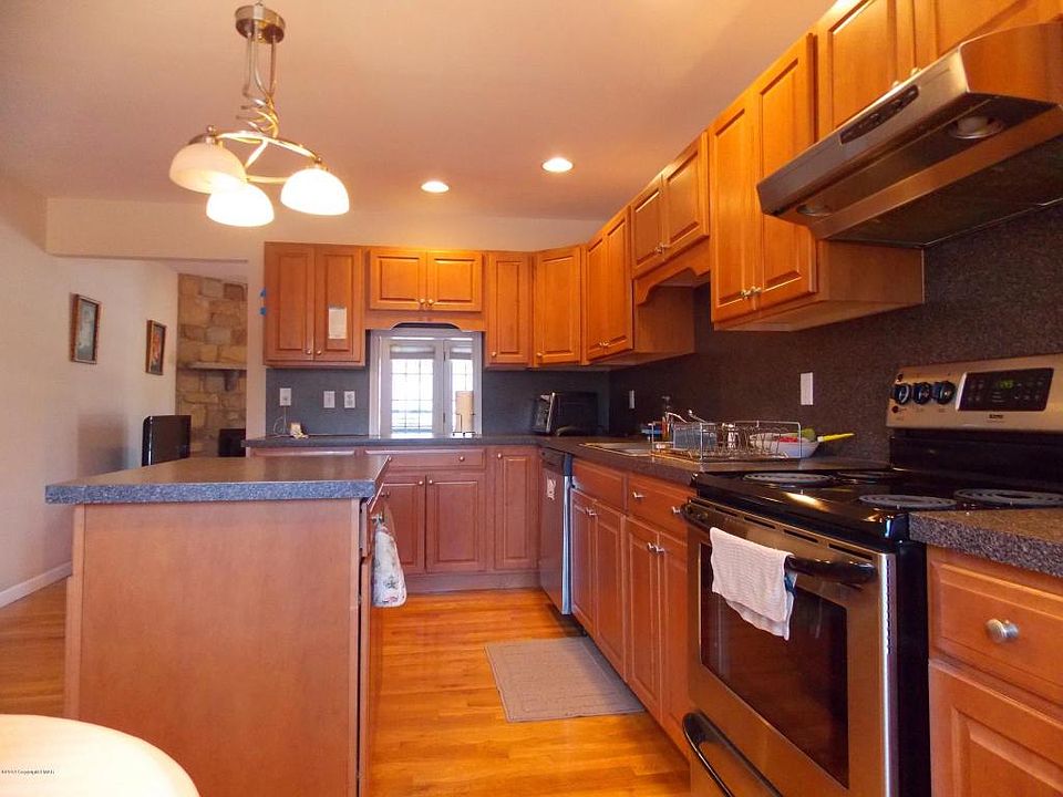 1st image of 115 Estate Dr