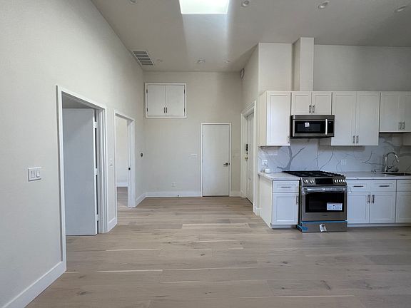 2nd image of 1015 Valencia St #A