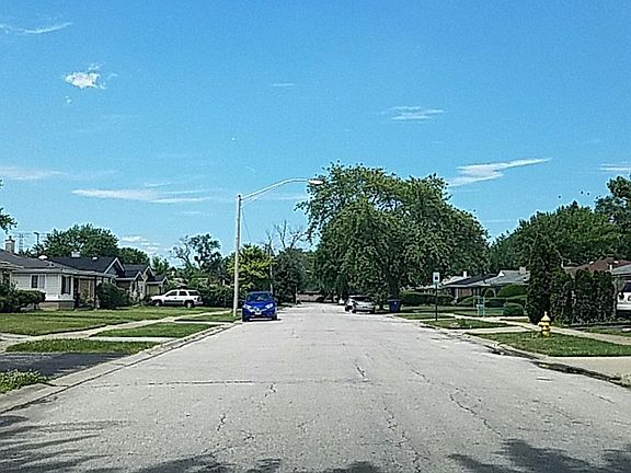 4th image of 1371 Woodview Ave
