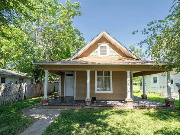 1319 Garfield Ave, Saint Joseph, MO 64503