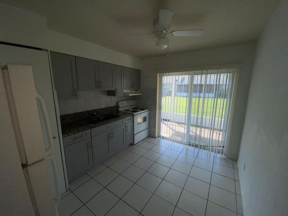 4th image of 106 Lake Villa Way