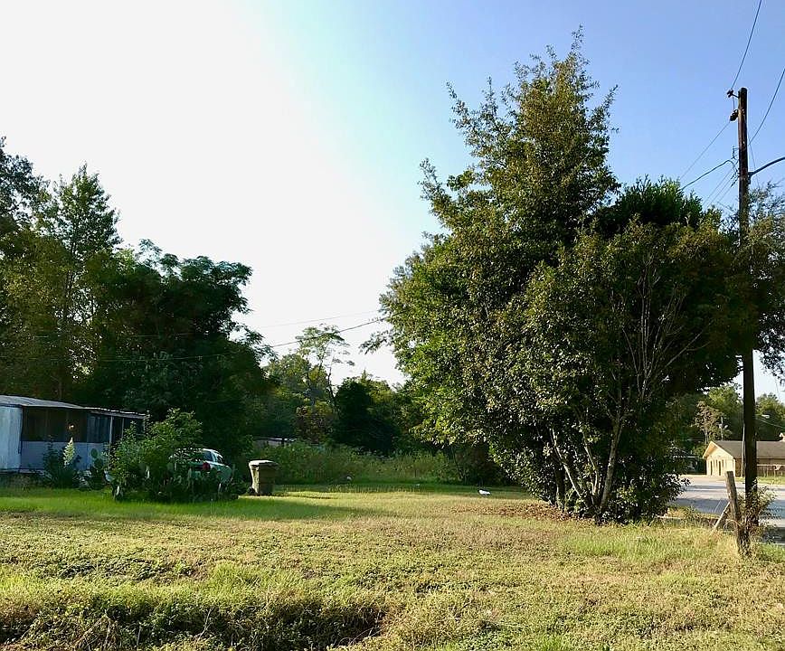 1st image of 501-517 N Lafayette Dr