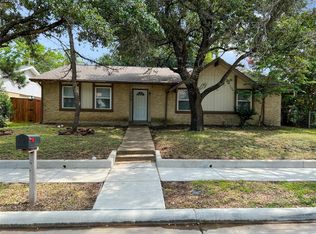 713 Edelweiss Dr, Grand Prairie, TX 75052