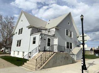 120 4th St W, Williston, ND 58801