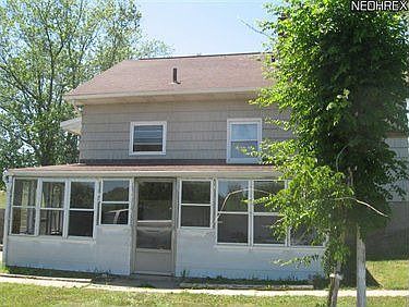 4th image of 2890 Beck Ave