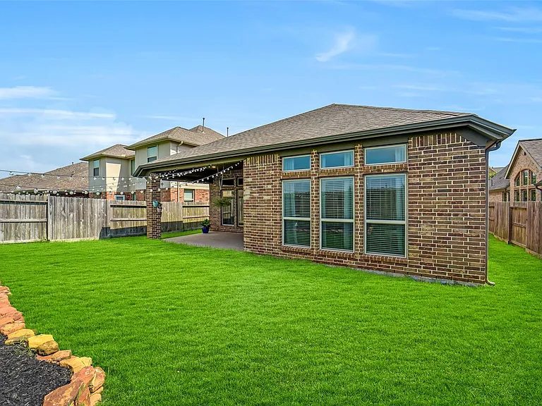 24247 Via Vitani Dr — Photo 35