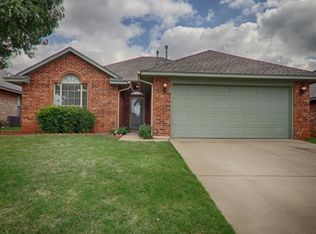 3812 Catamaran Dr, Yukon, OK 73099