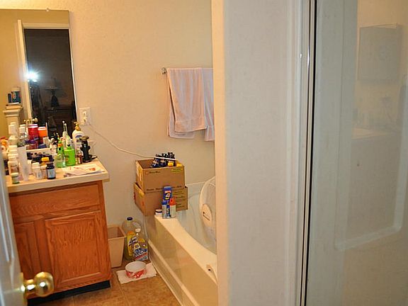 3rd image of 3211 Trail Hollow Dr