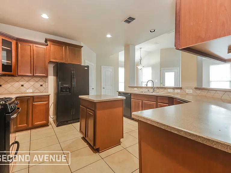 1820 Rosson Rd — Photo 9
