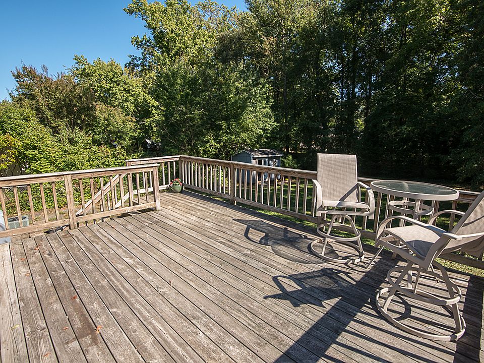 2nd image of 117 Meade Dr