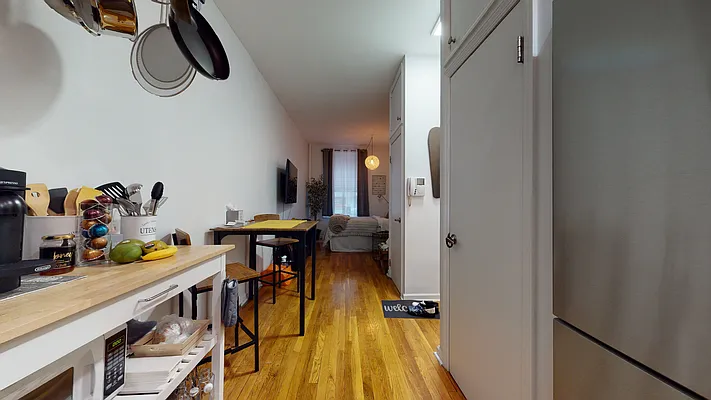 Rented by Bond New York | media 15