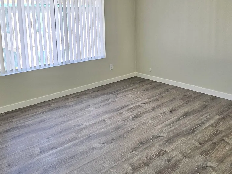 Lampson Park Homes — Photo 13