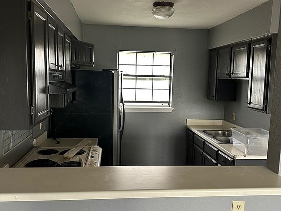 4th image of 2300 N New York Ave