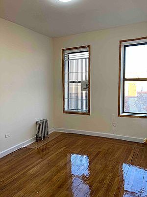 3rd image of 40 Saint Nicholas Pl APT 6D