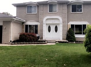 1798 Wilmet Dr, Troy, MI 48085