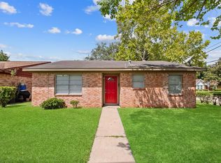 902 James St, Deer Park, TX 77536