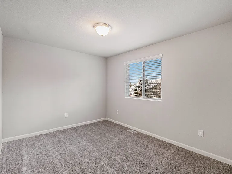 120 Iris Ct — Photo 8