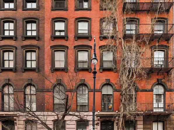 35 Stuyvesant Street image 1 of 8