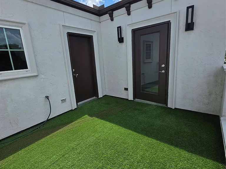 2705 Kennedy St — Photo 30