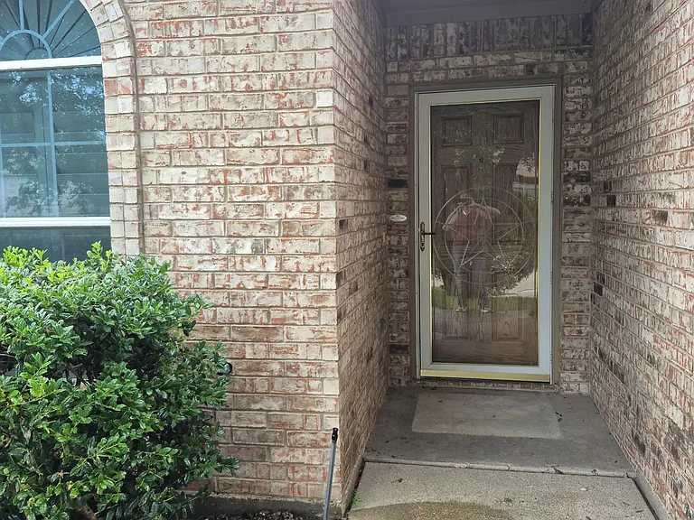 7205 Hogan Dr — Photo 2